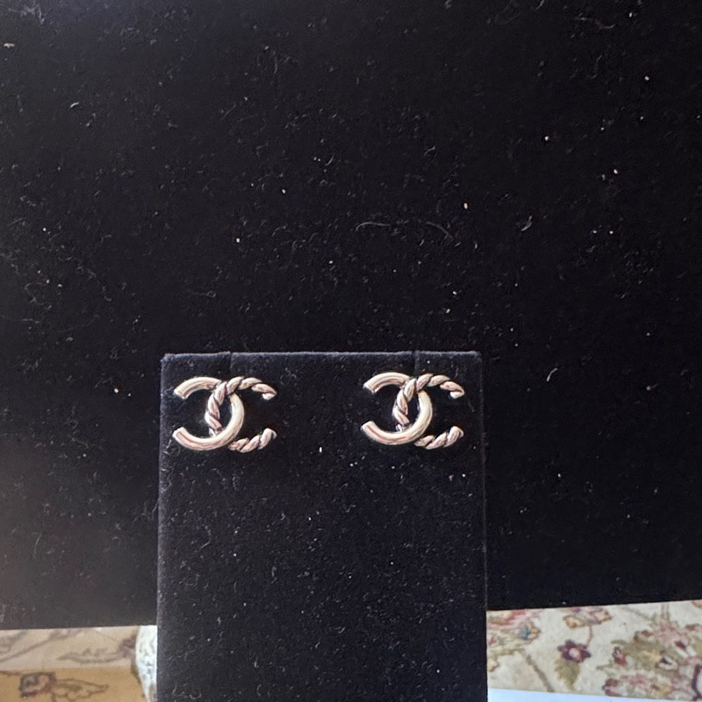CHANEL Twisted Rope CC Logo Stud Earrings - Silver Tone